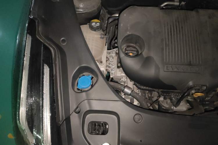 Used Lynk & Co 03 2023 1.5TD DCT JingPro Engine Bay Right