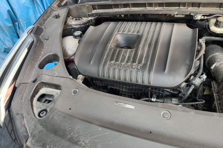 Used Lynk & Co 03 2023 2.0TD DCT H-Power Halo Engine Bay Right