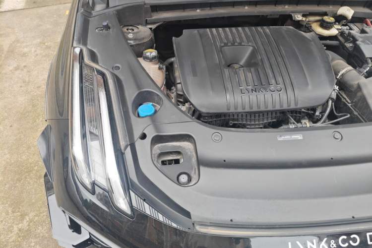 Used Lynk & Co 03 2023 2.0TD DCT JingPro Engine Bay Right