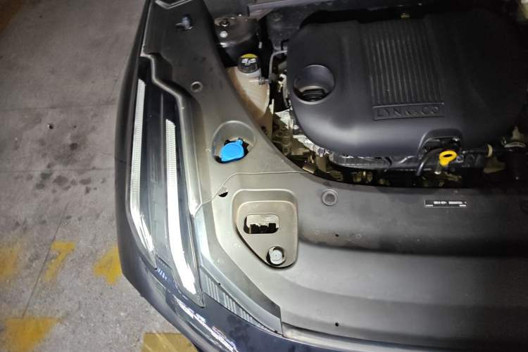 Used Lynk & Co 03 2023 1.5TD DCT JingPro Engine Bay Right
