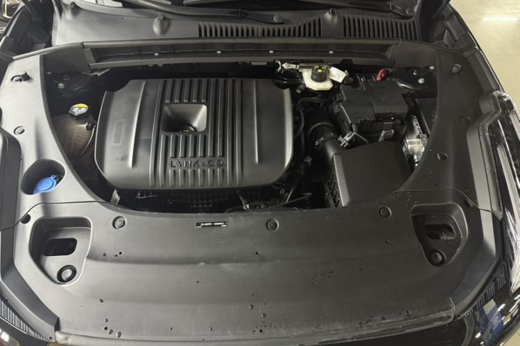 Used Lynk & Co 03 2023 2.0TD DCT H-Power Halo Engine Bay