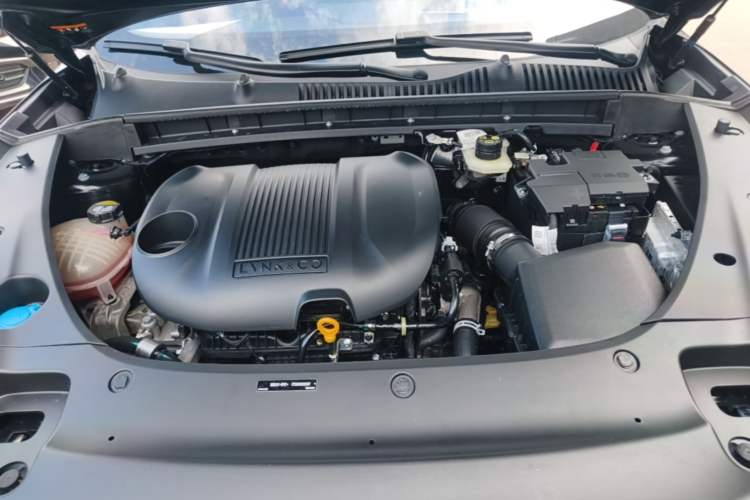 Used Lynk & Co 03 2023 1.5TD DCT JingPlus Engine Bay