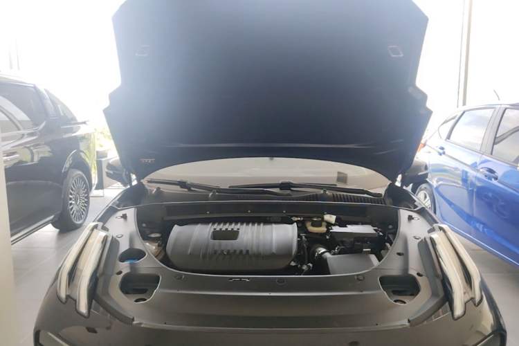 Used Lynk & Co 03 2023 2.0TD DCT H-Power Halo Engine Bay