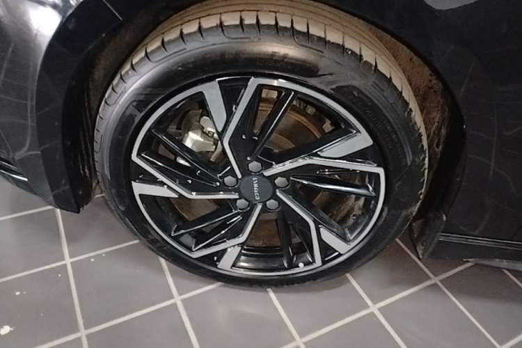 Used Lynk & Co 03 2023 1.5TD DCT JingPro Exterior 4