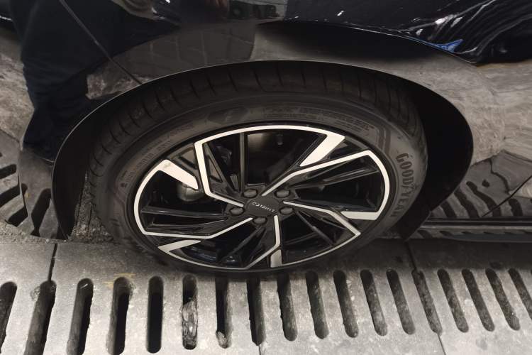 Used Lynk & Co 03 2023 1.5TD DCT JingPro Exterior 4