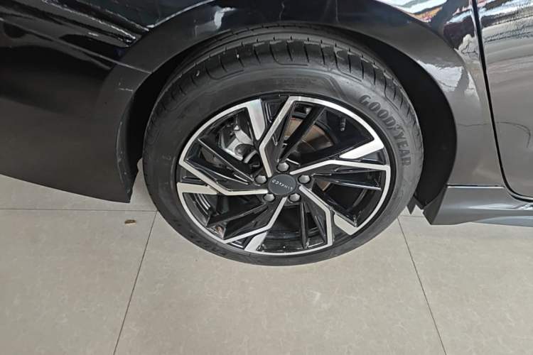 Used Lynk & Co 03 2023 1.5TD DCT JingPro Exterior 5