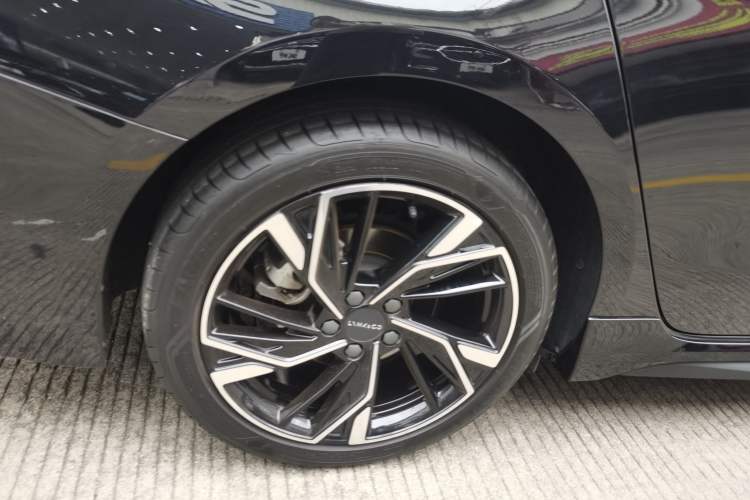 Used Lynk & Co 03 2023 1.5TD DCT JingPro Exterior 5