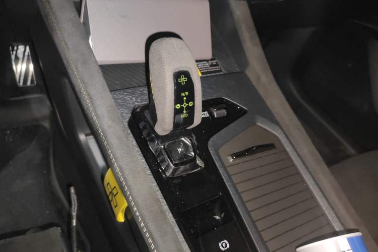 Used Lynk & Co 03 2023 03+ Racing All-Wheel-Drive Version Gear Lever