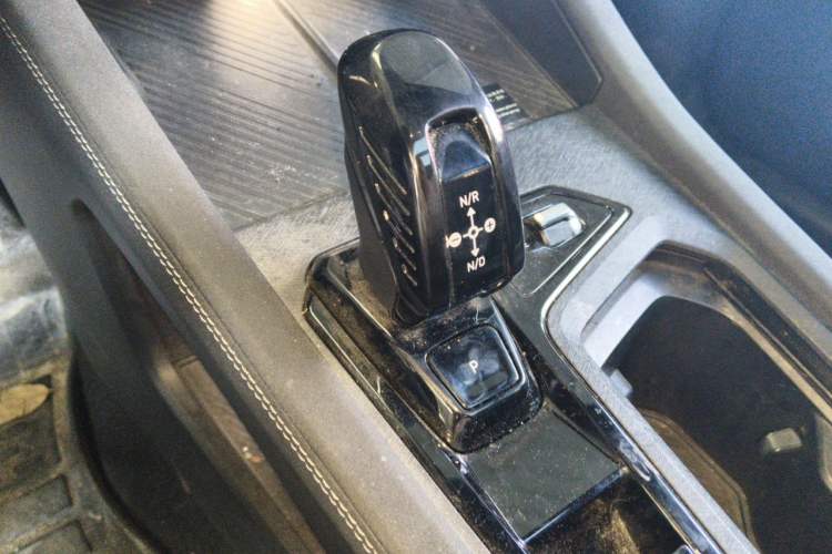 Used Lynk & Co 03 2023 2.0TD DCT H-Power Halo Gear Lever