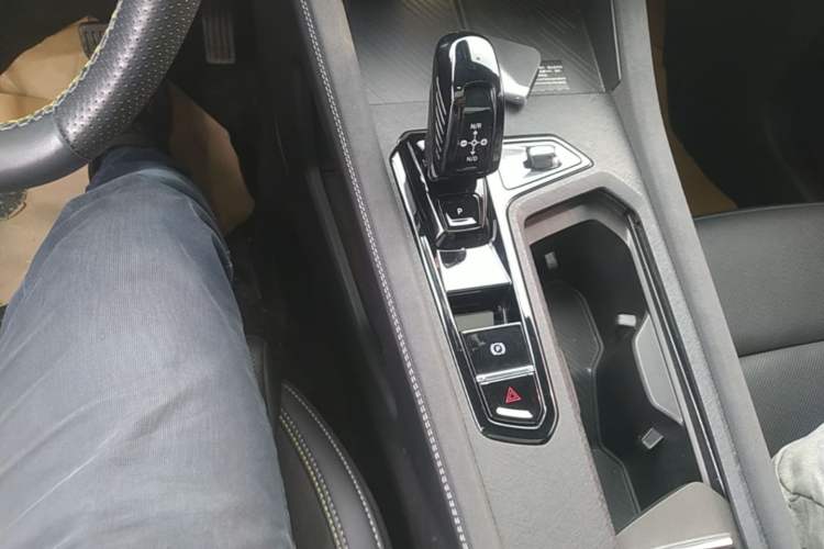 Used Lynk & Co 03 2023 2.0TD DCT JingPro Gear Lever
