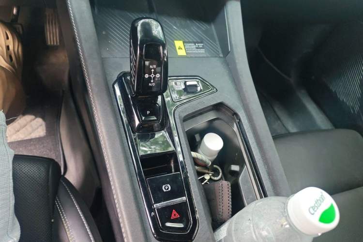 Used Lynk & Co 03 2023 1.5TD DCT JingPro Gear Lever
