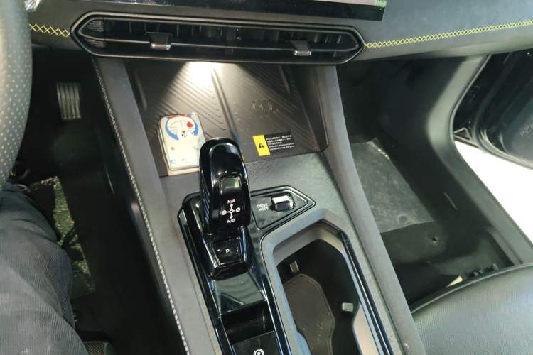 Used Lynk & Co 03 2023 2.0TD DCT JingPro Gear Lever
