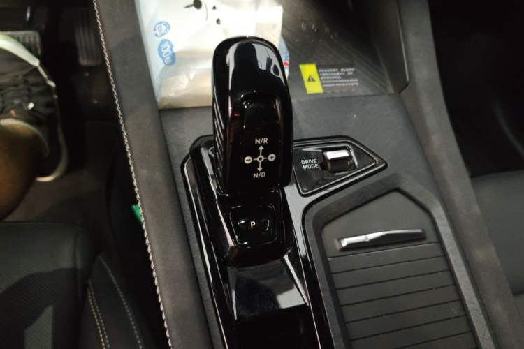 Used Lynk & Co 03 2023 1.5TD DCT JingPro Gear Lever