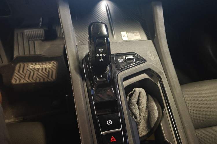 Used Lynk & Co 03 2023 1.5TD DCT JingPro Gear Lever
