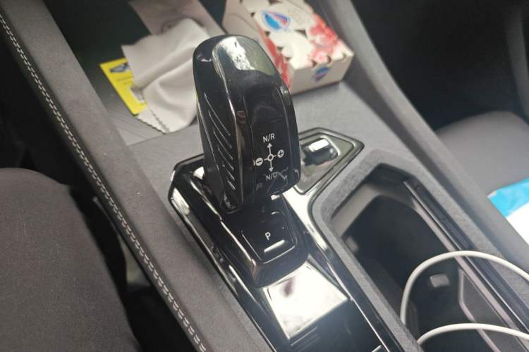 Used Lynk & Co 03 2023 2.0TD DCT JingPro Gear Lever