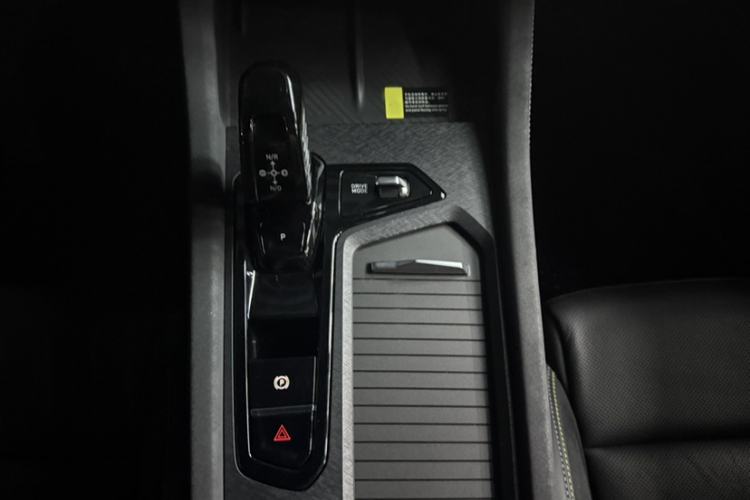 Used Lynk & Co 03 2023 2.0TD DCT H-Power Halo Gear Lever