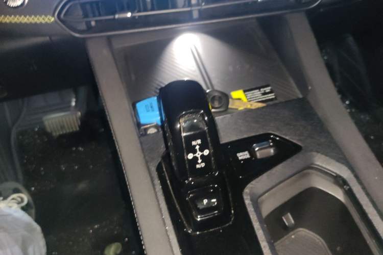 Used Lynk & Co 03 2023 2.0TD DCT JingPro Gear Lever