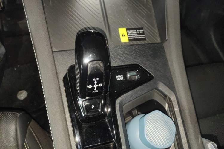 Used Lynk & Co 03 2023 1.5TD DCT JingPro Gear Lever