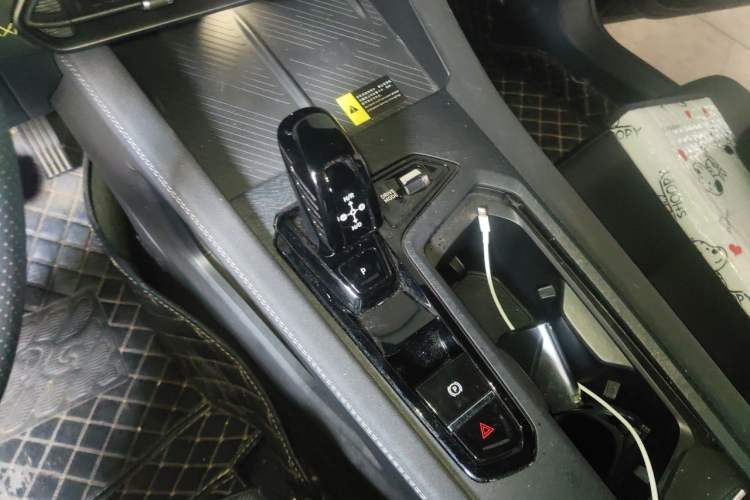 Used Lynk & Co 03 2023 1.5TD DCT JingPro Gear Lever