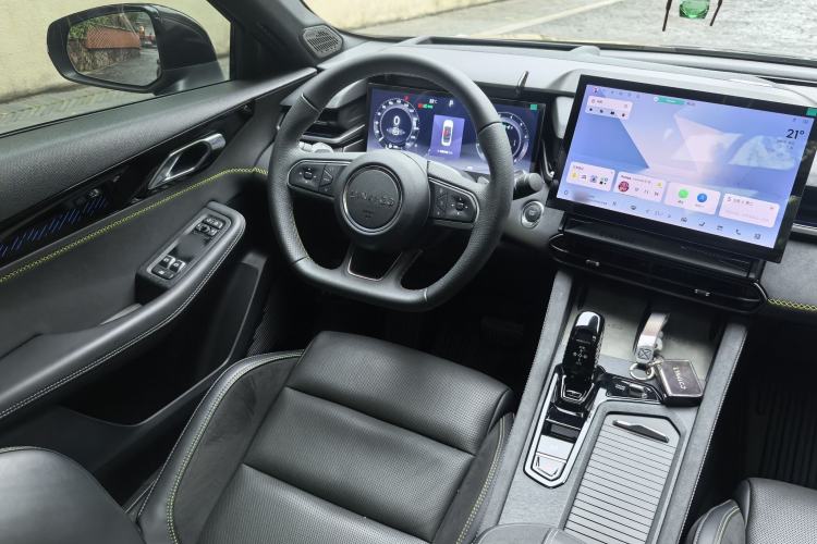 Used Lynk & Co 03 2023 2.0TD DCT H-Power Halo Interior 2