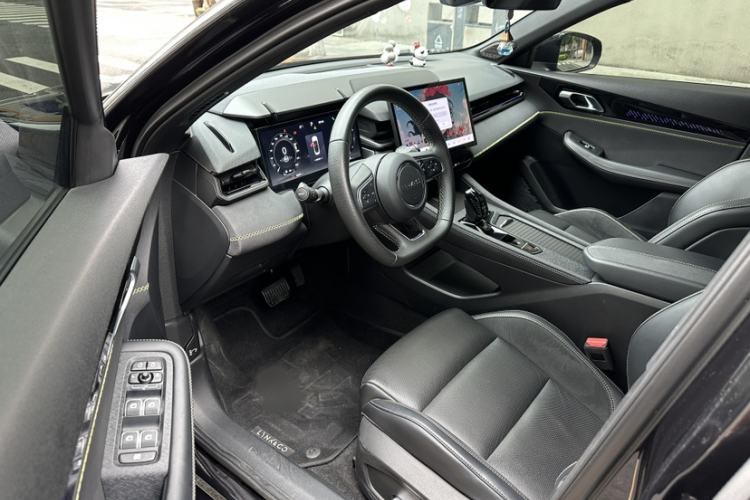 Used Lynk & Co 03 2023 2.0TD DCT JingPro Interior 3