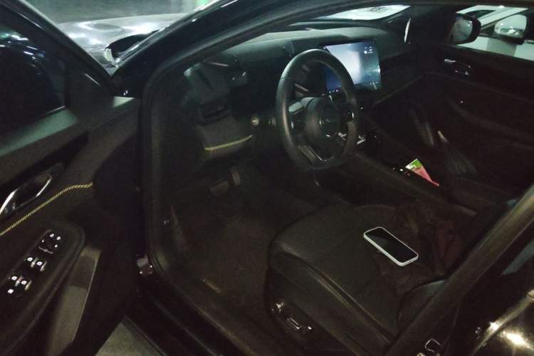 Used Lynk & Co 03 2023 2.0TD DCT H-Power Halo Interior 3