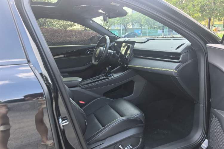 Used Lynk & Co 03 2023 1.5TD DCT JingPro Interior 3