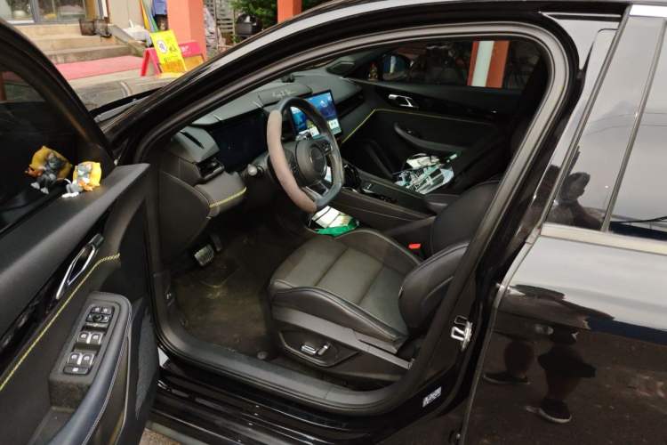 Used Lynk & Co 03 2023 1.5TD DCT JingPro Interior 3