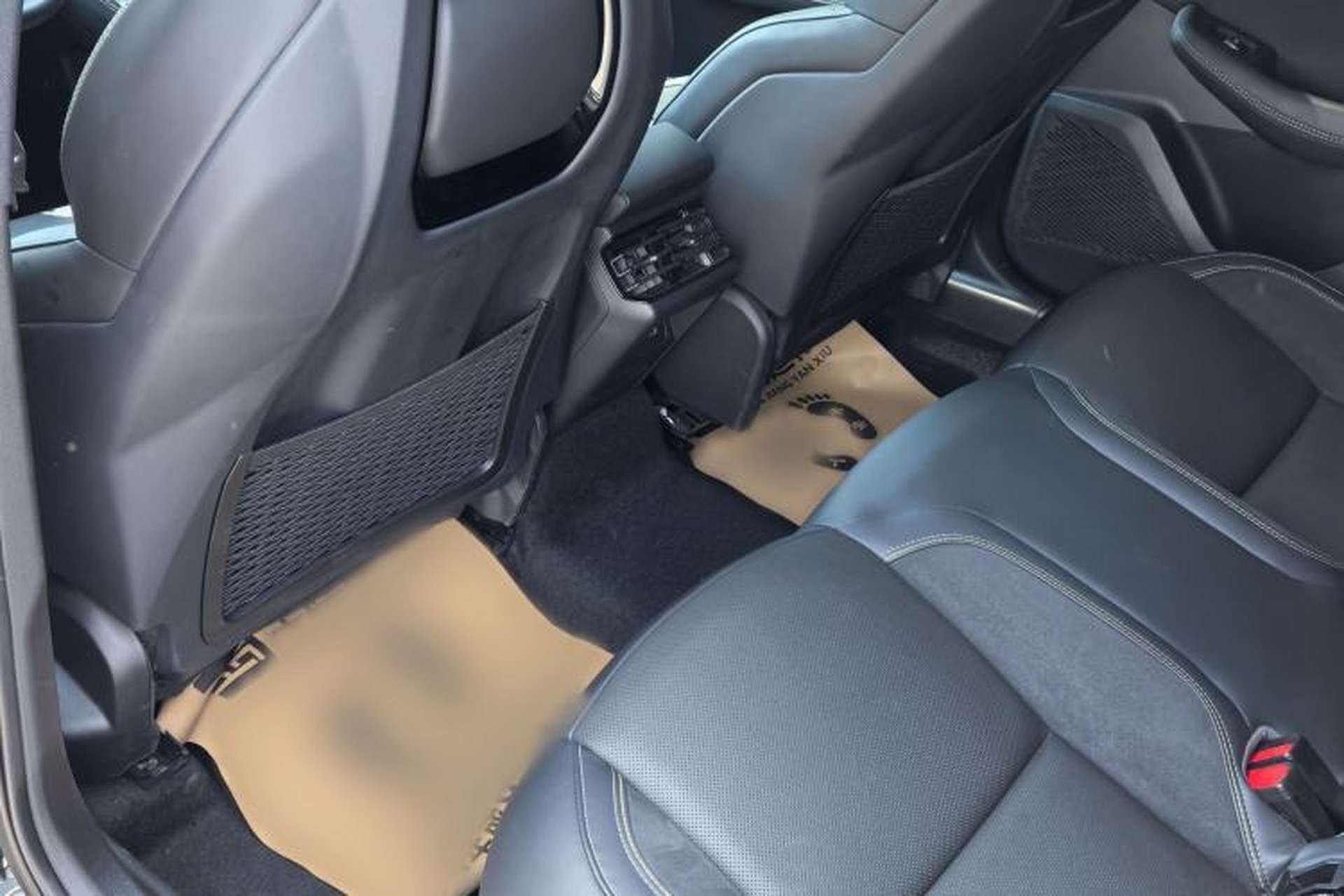 Used Lynk & Co 03 2023 1.5TD DCT JingPro Interior 4