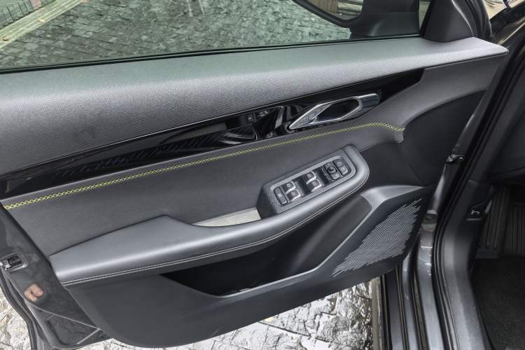 Used Lynk & Co 03 2023 2.0TD DCT H-Power Halo Interior 4