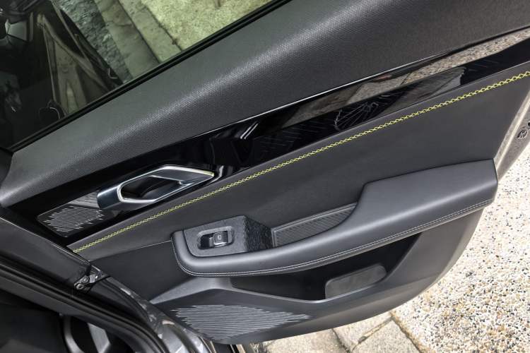 Used Lynk & Co 03 2023 2.0TD DCT H-Power Halo Interior 5