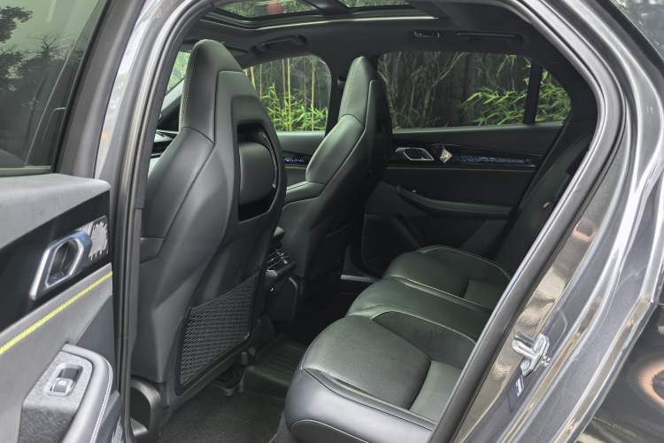 Used Lynk & Co 03 2023 2.0TD DCT H-Power Halo Interior 6