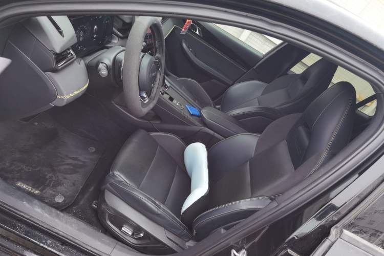Used Lynk & Co 03 2023 1.5TD DCT JingPro Left Front Seat
