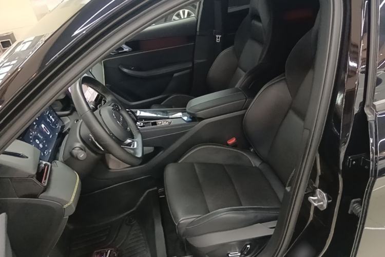 Used Lynk & Co 03 2023 2.0TD DCT JingPro Left Front Seat