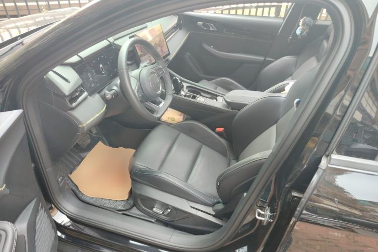 Used Lynk & Co 03 2023 2.0TD DCT JingPro Left Front Seat