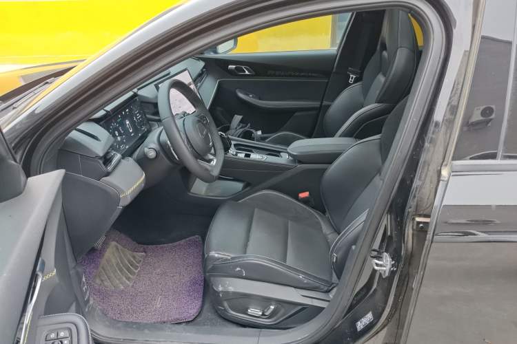 Used Lynk & Co 03 2023 2.0TD DCT JingPro Left Front Seat
