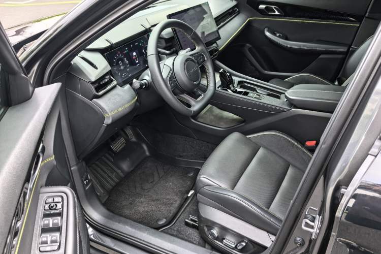 Used Lynk & Co 03 2023 2.0TD DCT H-Power Halo Left Front Seat
