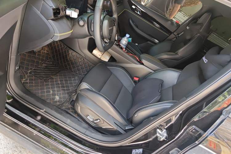 Used Lynk & Co 03 2023 2.0TD DCT JingPro Left Front Seat