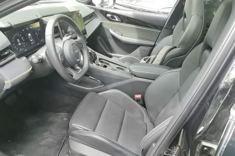 Used Lynk & Co 03 2023 2.0TD DCT JingPro Left Front Seat