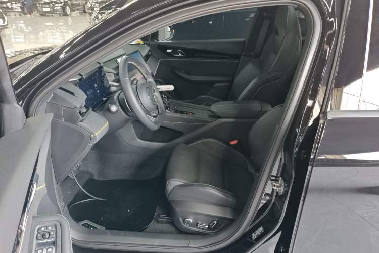 Used Lynk & Co 03 2023 2.0TD DCT H-Power Halo Left Front Seat
