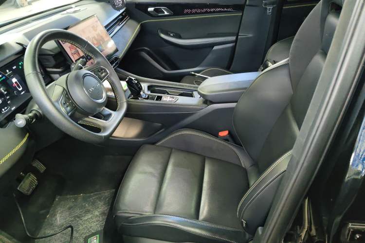 Used Lynk & Co 03 2023 2.0TD DCT JingPro Left Front Seat