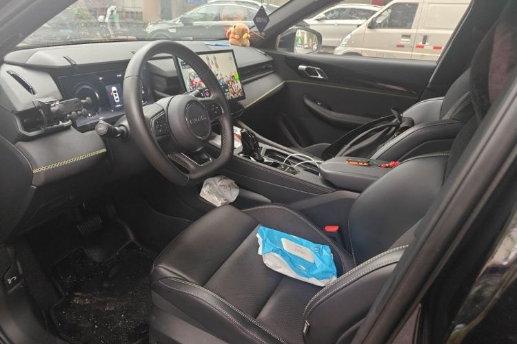 Used Lynk & Co 03 2023 2.0TD DCT JingPro Left Front Seat