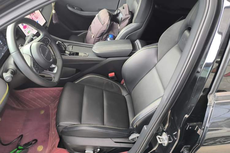 Used Lynk & Co 03 2023 2.0TD DCT JingPro Left Front Seat