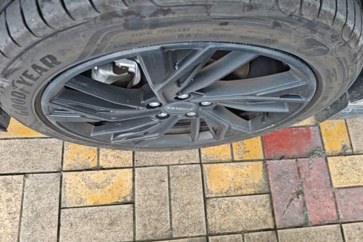 Used Lynk & Co 03 2023 1.5TD DCT JingPro Left Front Wheel Hub