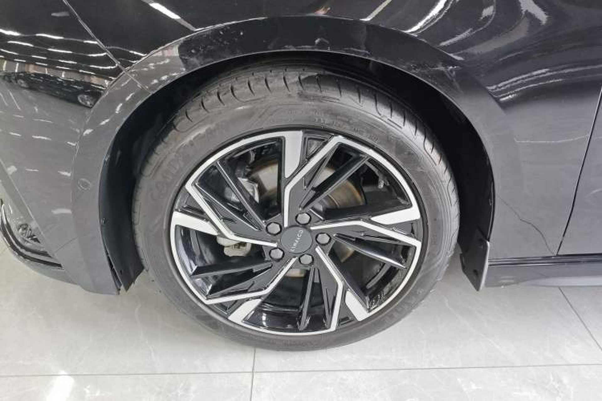 Used Lynk & Co 03 2023 2.0TD DCT H-Power Halo Left Front Wheel Hub