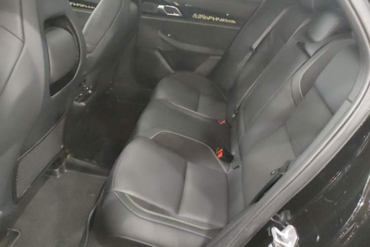 Used Lynk & Co 03 2023 2.0TD DCT JingPro Left Rear Seat