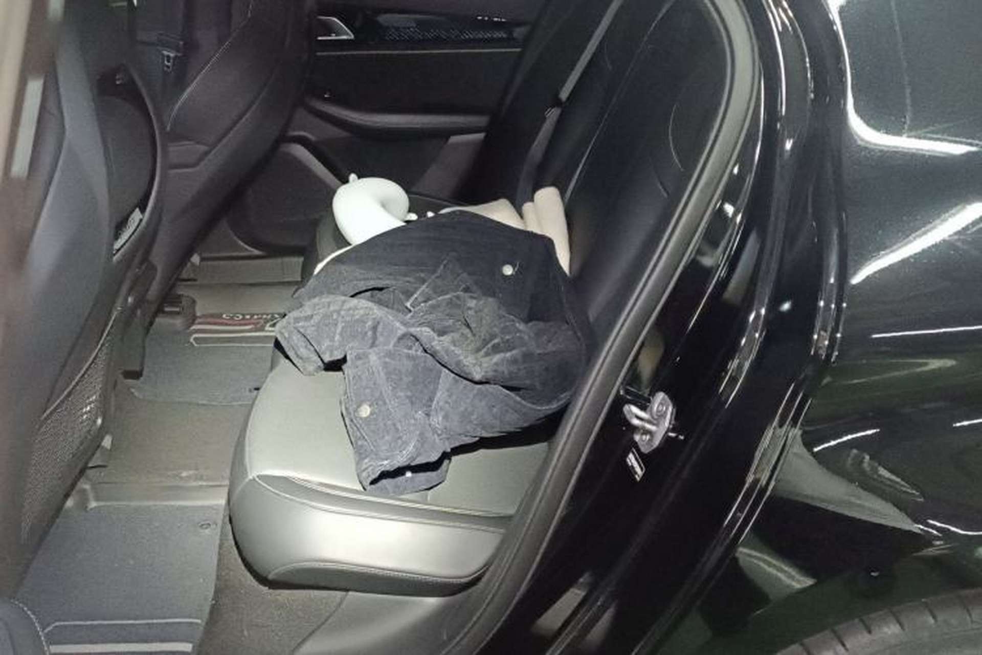 Used Lynk & Co 03 2023 2.0TD DCT JingPro Left Rear Seat