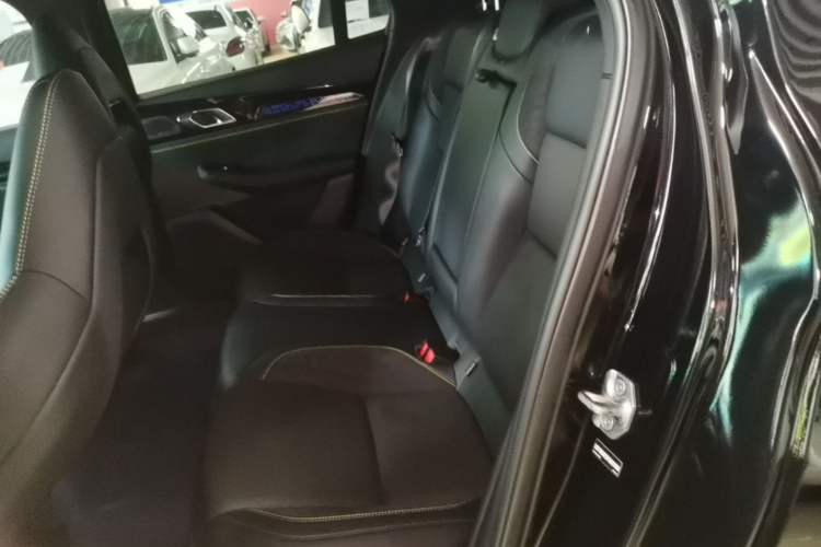Used Lynk & Co 03 2023 2.0TD DCT JingPro Left Rear Seat