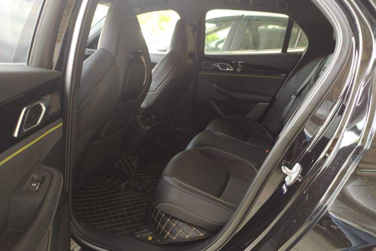 Used Lynk & Co 03 2023 1.5TD DCT JingPro Left Rear Seat