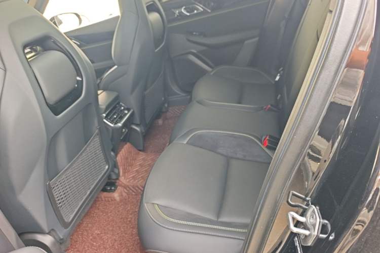 Used Lynk & Co 03 2023 2.0TD DCT JingPro Left Rear Seat